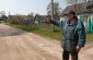 Arkadiy Y., born in 1930, points out the location of the house where the Jews were shot and burned, some of them were still alive. ©Victoria Bahr/Yahad - In Unum